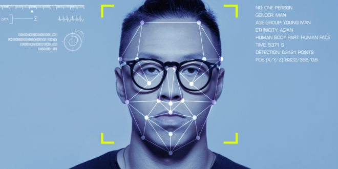 Un visage avec des lignes de mesures biométriques superposées pour la reconnaissance faciale